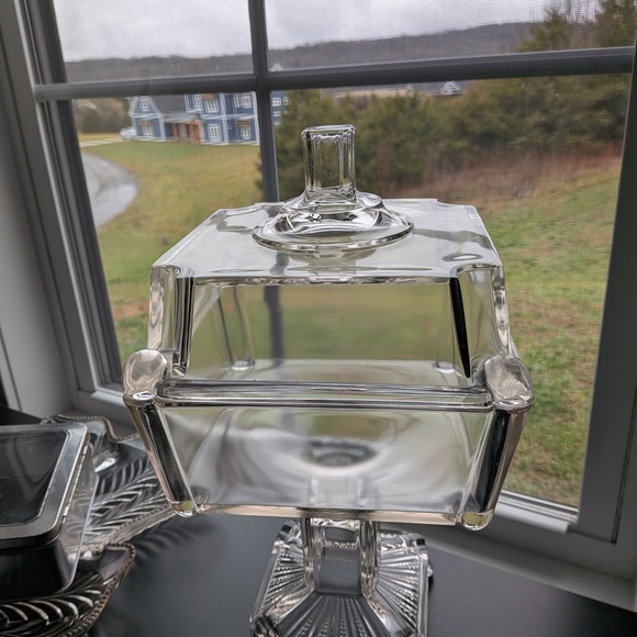 can't Other - Vintage Pressed Glass Fruit ripening bowl